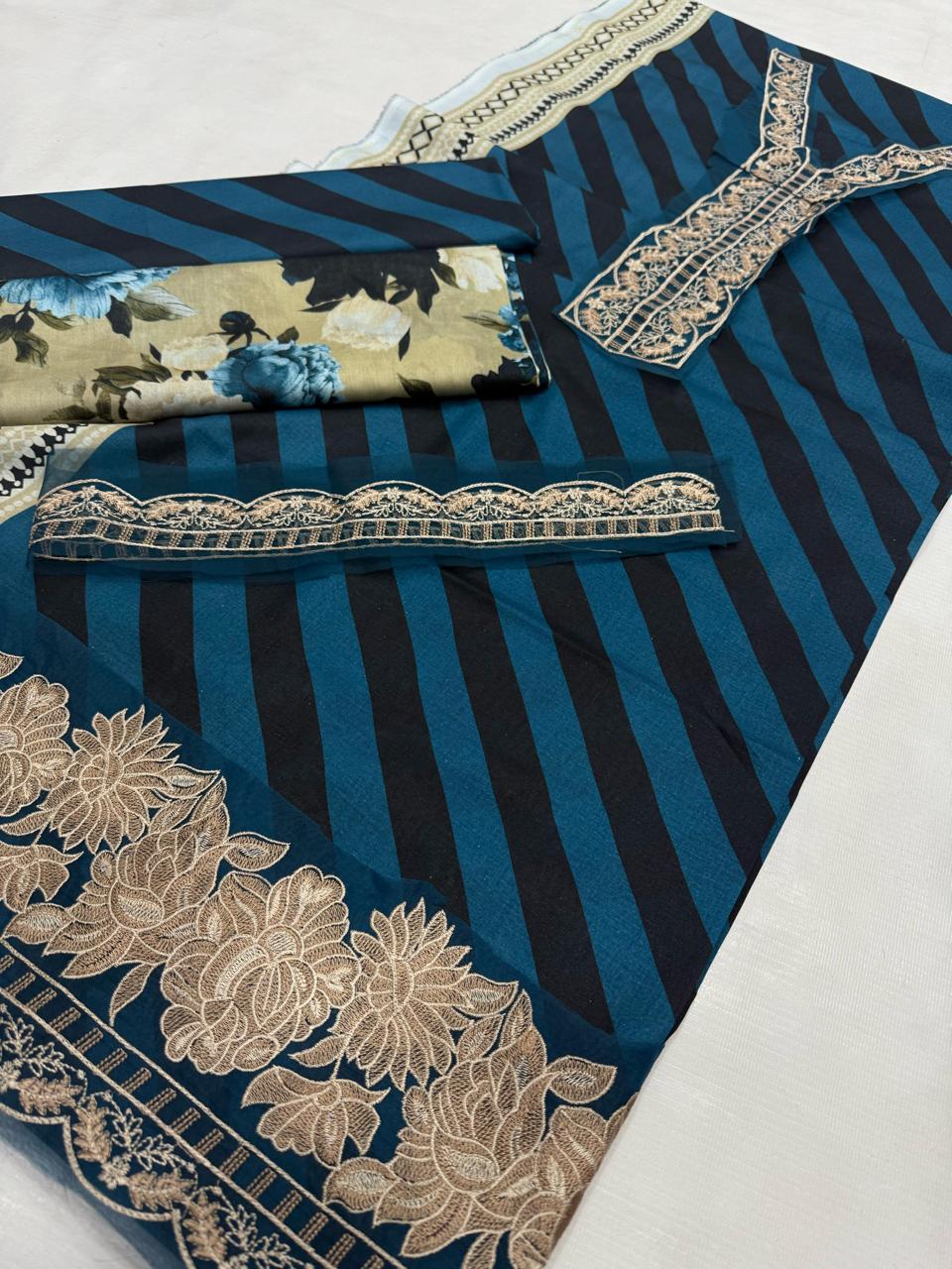 Zainab Chottani – 3PC Lawn Suit with Embroidered Patches – Design 01